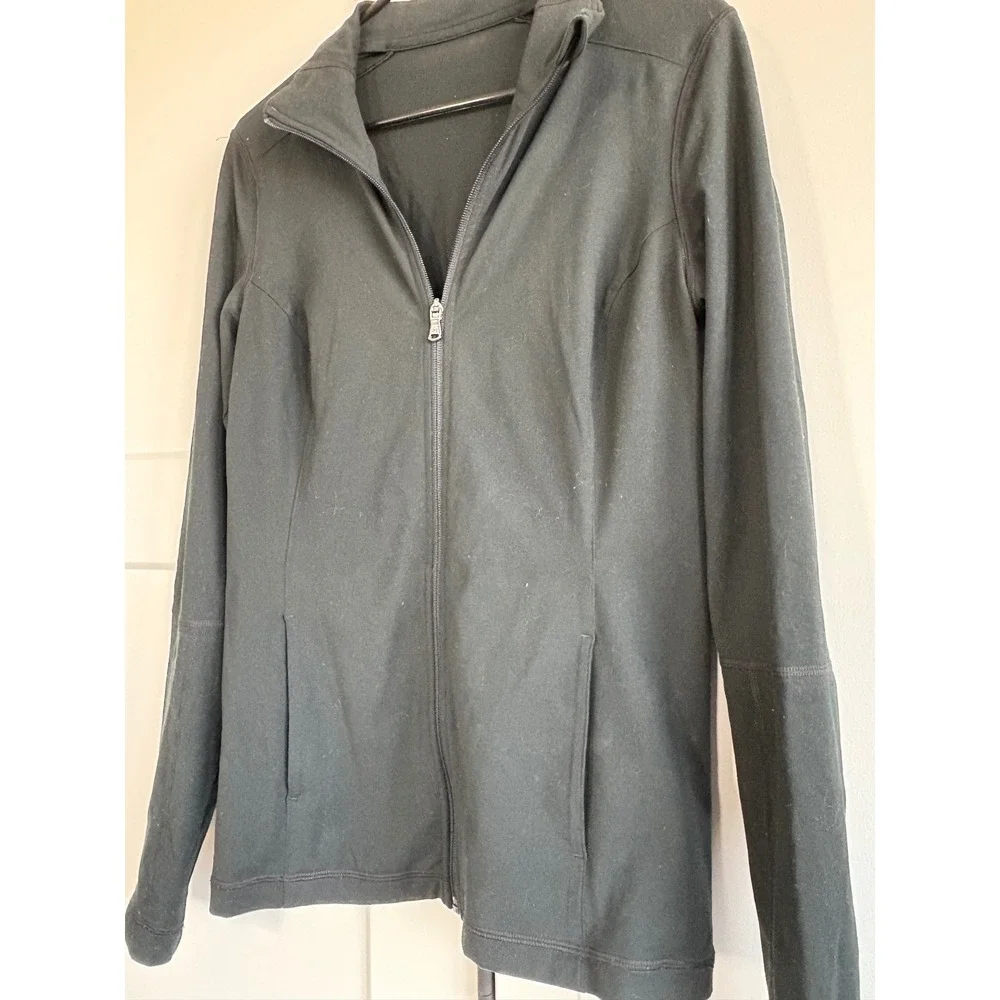 Under Armour Women's Black Jacket - Picture 4 of 5